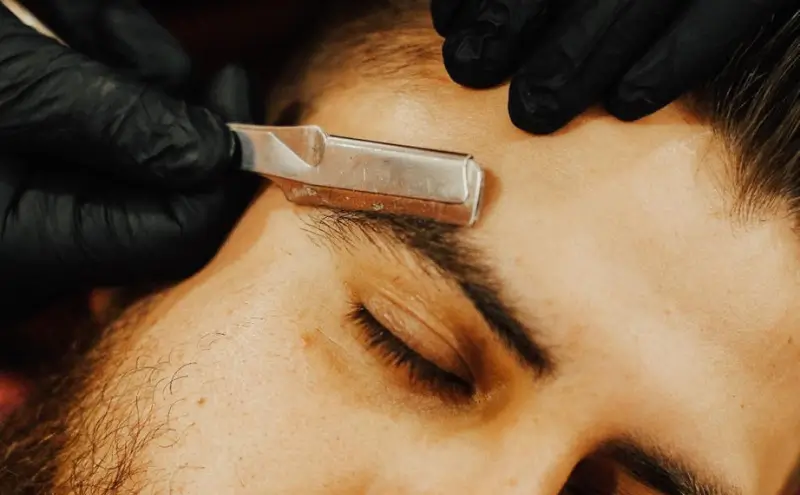 Sobrancelha Masculina